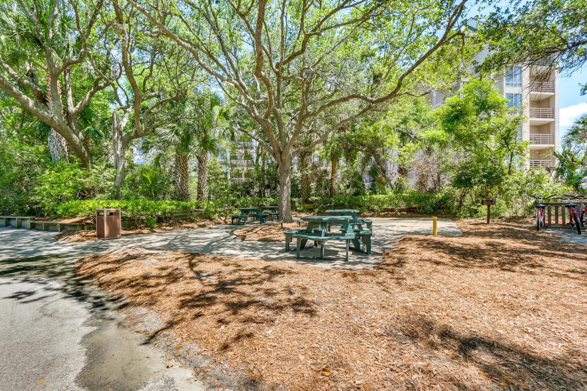 2 Mi To Beach Dog-Friendly Hilton Head Condo! Hilton Head Island Exterior photo